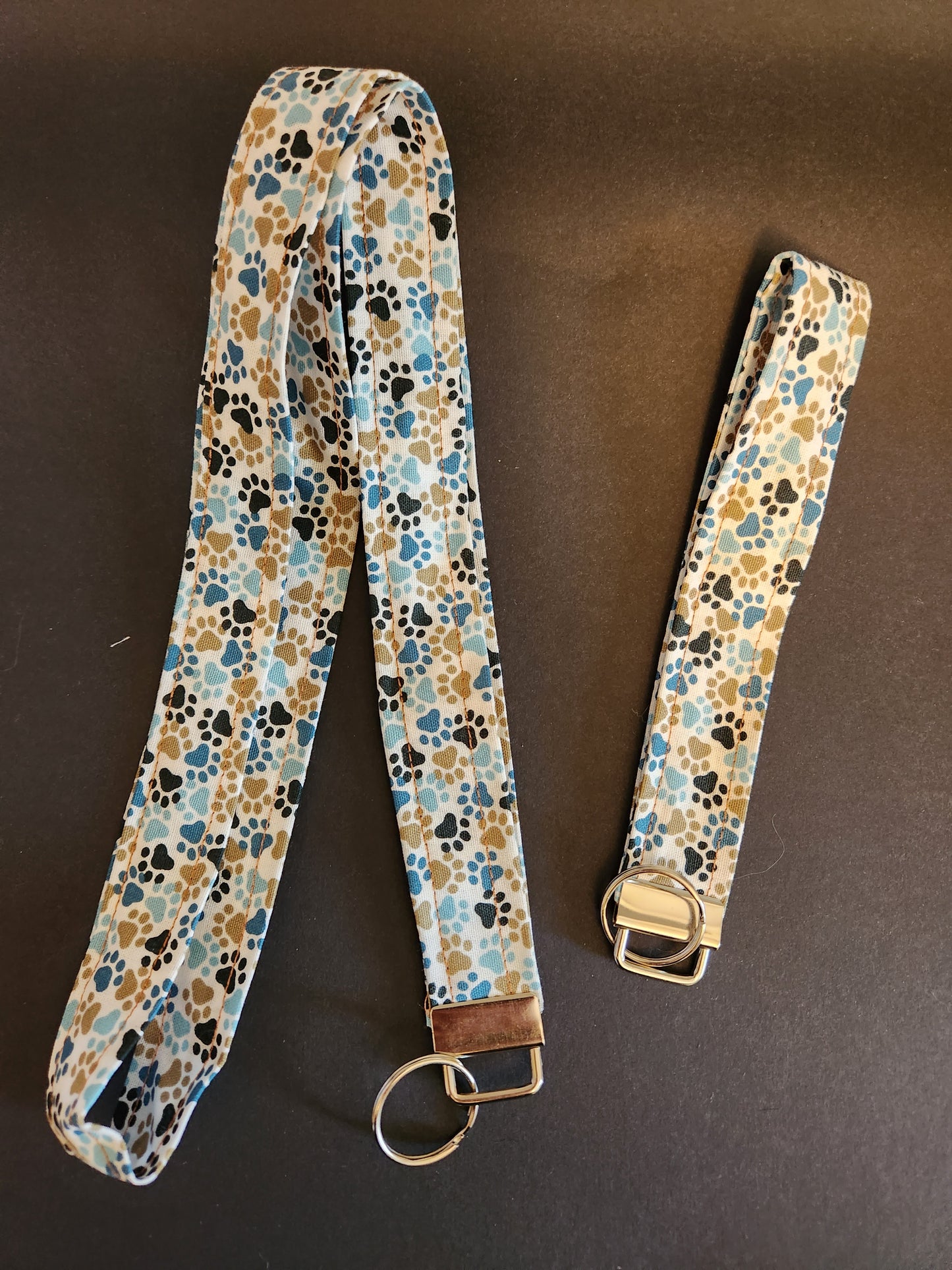 Light Paw Prints Wrist Lanyard for Keys