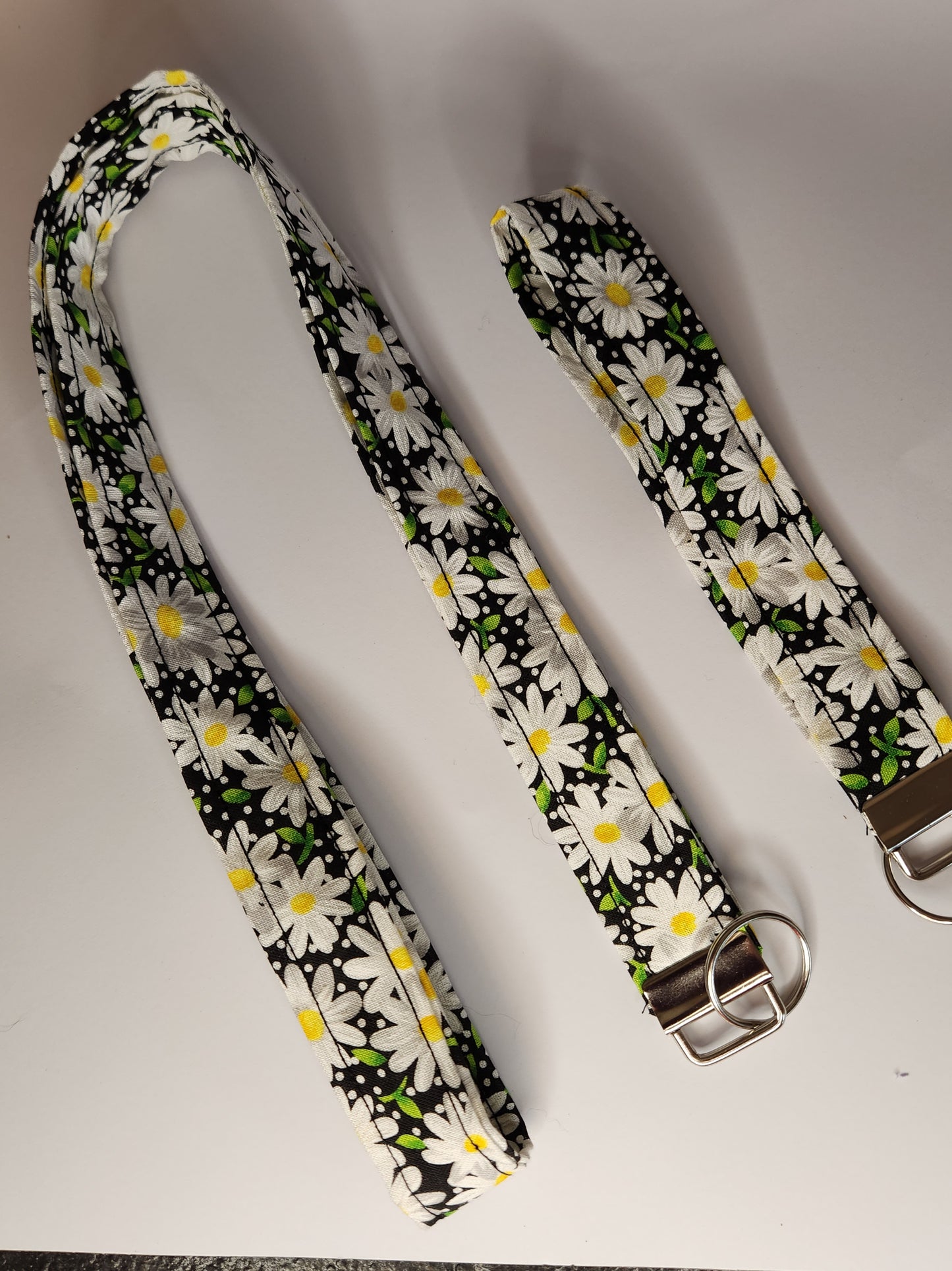 Daisies on Black Wrist Lanyard for Keys